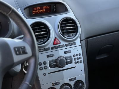 OPEL CORSA D 1.4 Selection Ülés- és Kormányfűtés. klíma