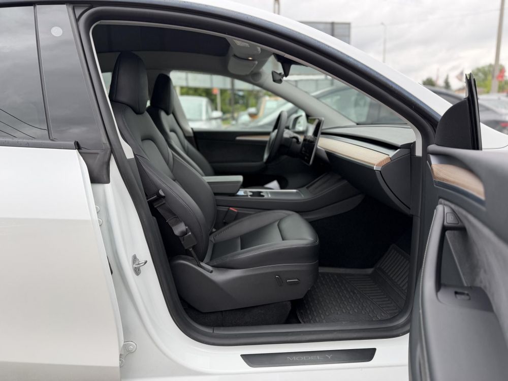 TESLA MODEL Y Performance AWD (Automata) 45e km. AMD Ryzen. mátrix LED. hőszivattyú. teljeskörű garancia!