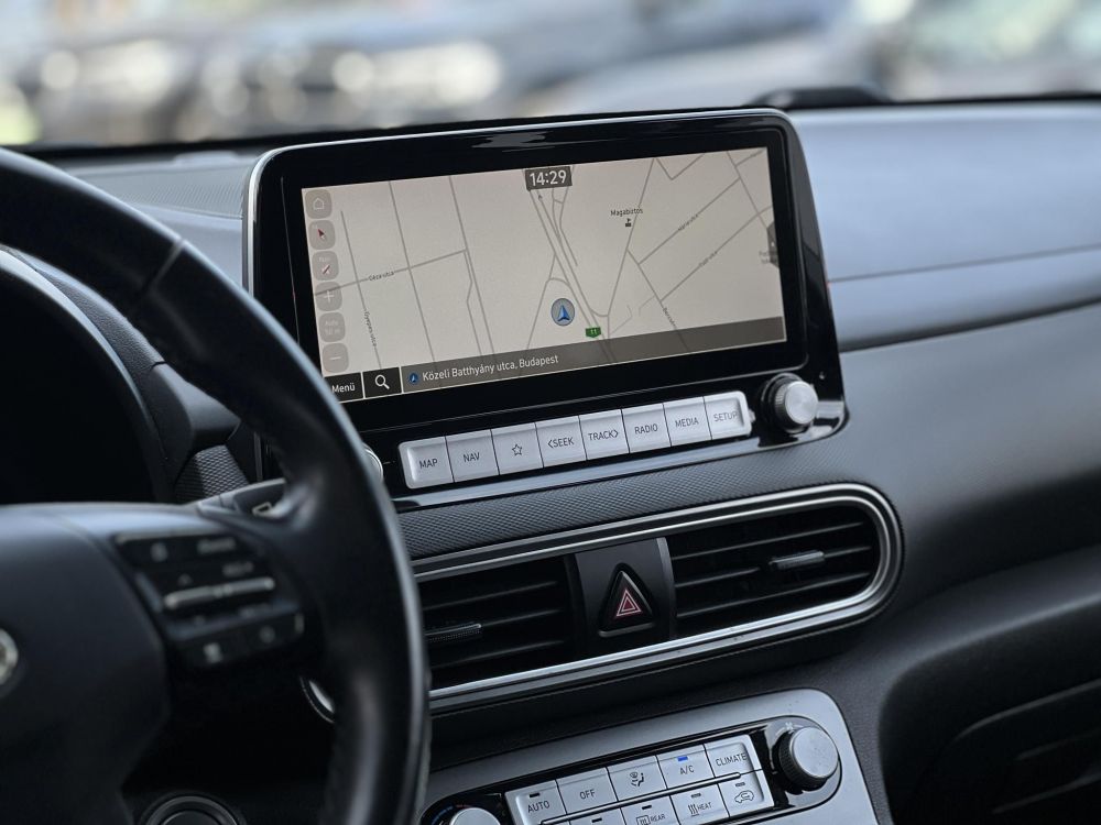 HYUNDAI KONA EV 64kWh Comfort 400+km hatótáv