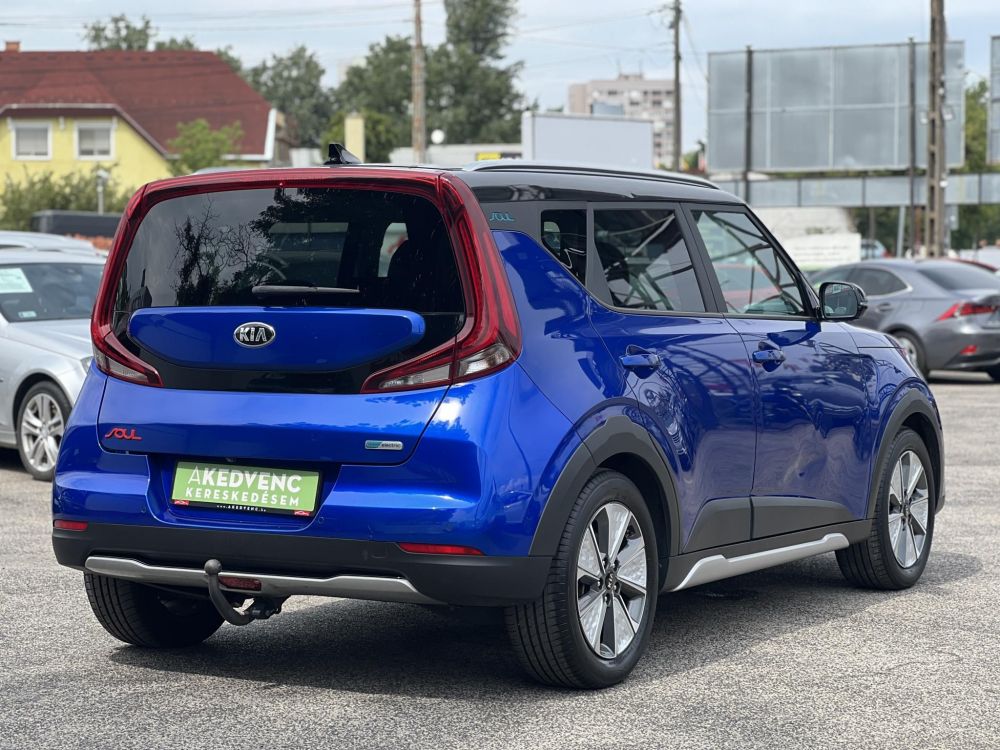 KIA SOUL EV 64kWh Gold 114e km. magas felszereltség. head-up. üléshűtés. carplay. 400+km hatótáv!