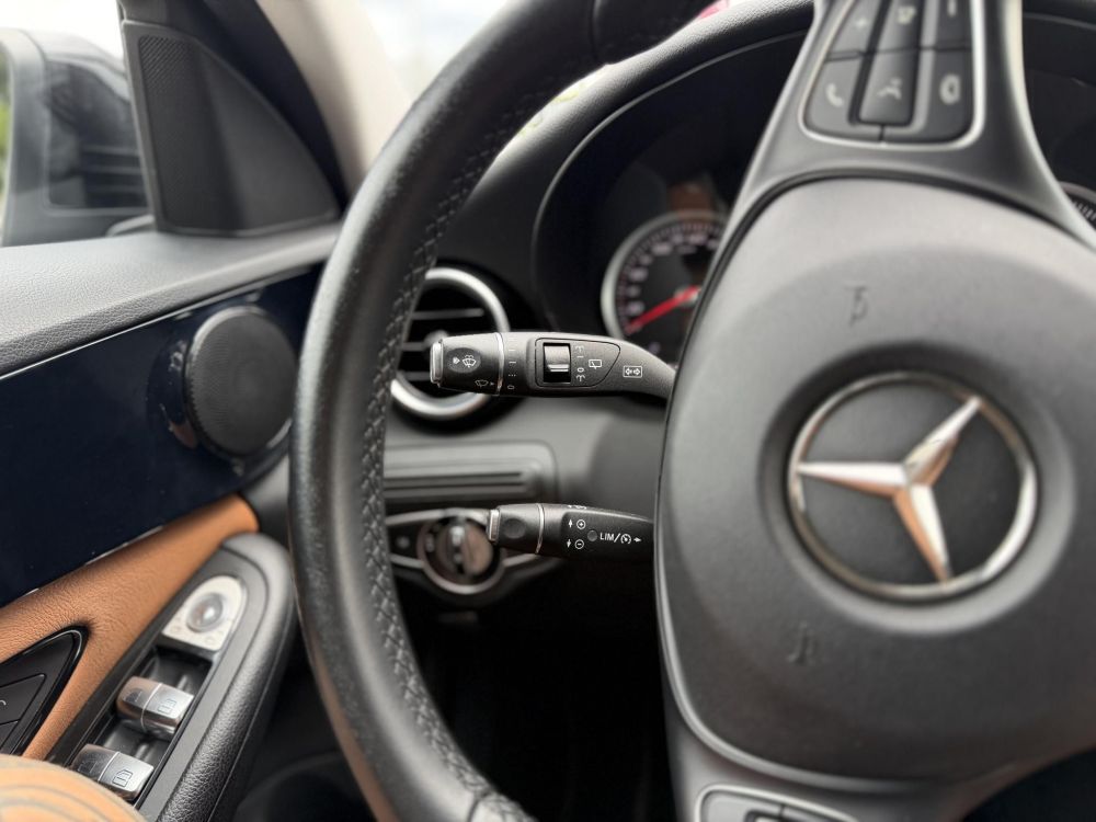 MERCEDES-BENZ C 300 T BlueTEC h HYBRID 7G-TRONIC 138e km. barna bőrbelső. bluetooth. navigáció. megkímélt állapot!