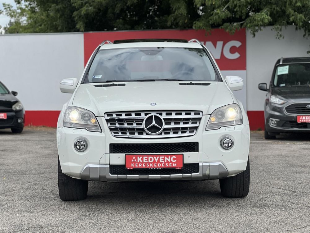 MERCEDES-BENZ ML 320 CDI (Automata) harman/kardon. légrugó. napfénytető. hátsó TV. alcantara belső!