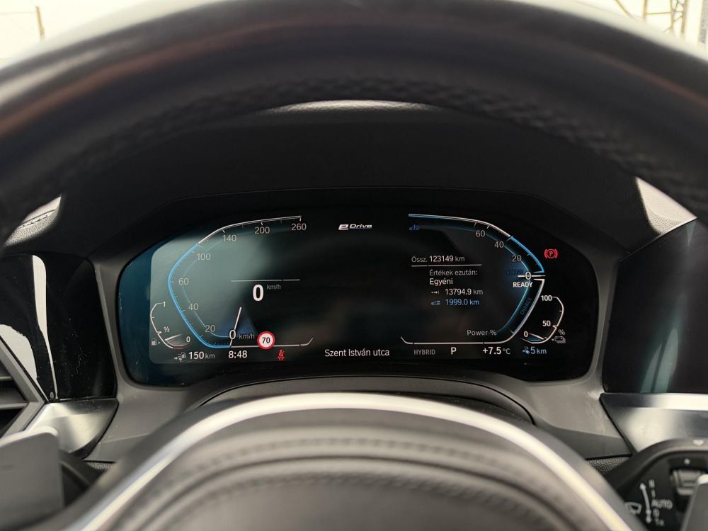BMW 330e M Sport (Automata) Frissen szervizelt. Új téli gumik!