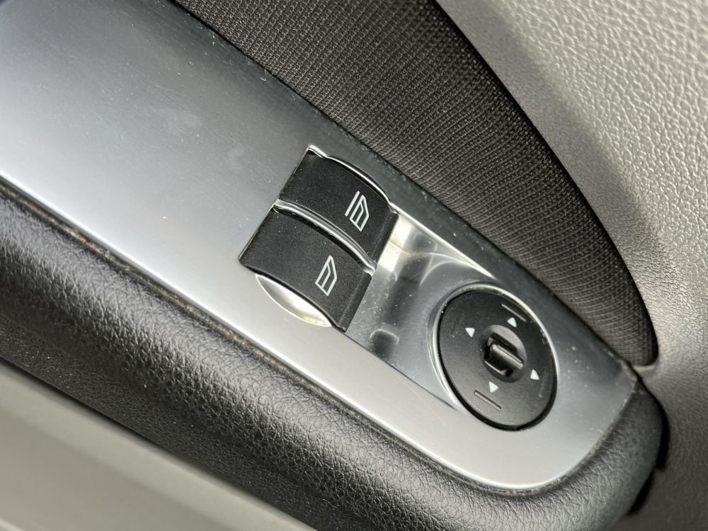 FORD FOCUS 1.6 Ghia (Automata) Klíma Tempomat Téli-nyári garnitúra!