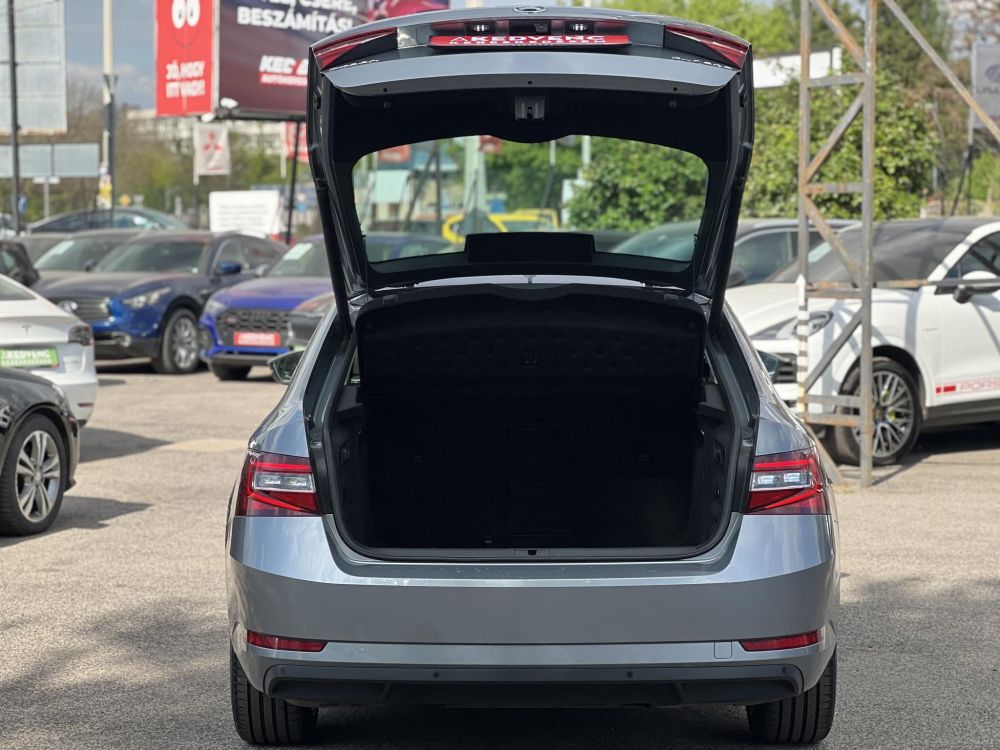 SKODA SUPERB 2.0 TDI SCR L&K DSG Vaj bőrbelső. tolatókamera. adaptív futómű. teljes szerviztörténet!
