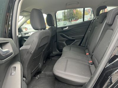 FORD FOCUS 1.0 EcoBoost Connected M.o.-i. 1.tul. Márkaszervizelt!