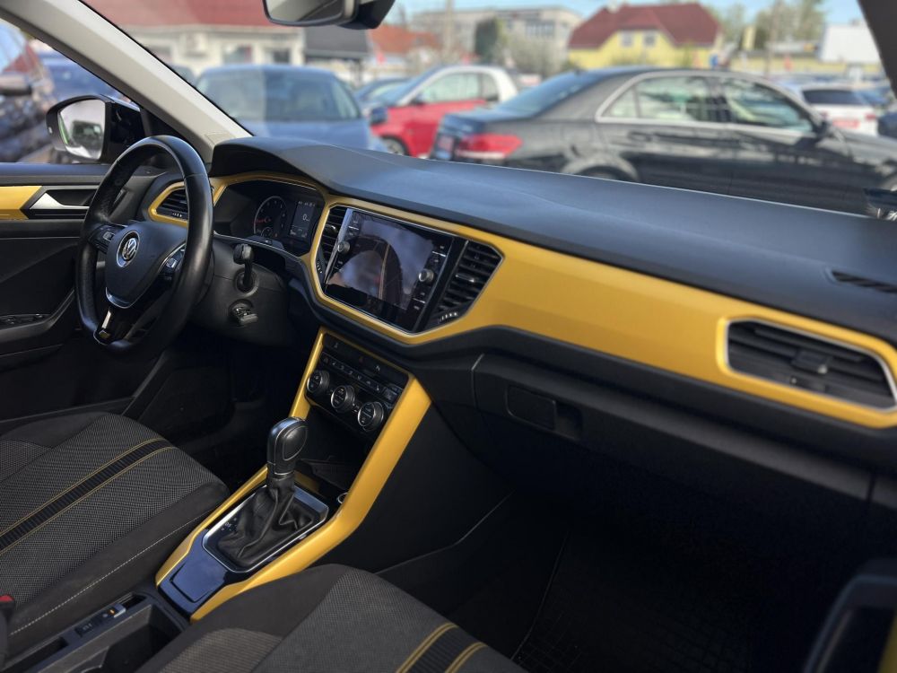 VOLKSWAGEN T-ROC 1.5 TSI ACT Style DSG 140e km. M.-o.i. távolságtartó. sávtartó. navigáció. ülésfűtés. CARPLAY!