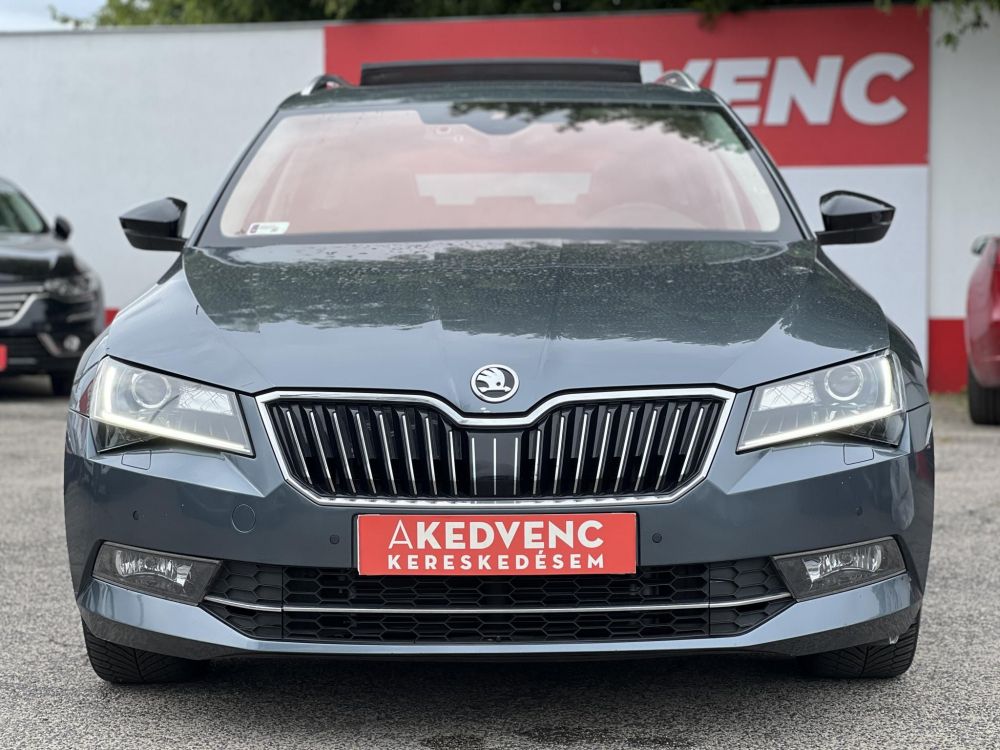 SKODA SUPERB Combi 2.0 TDI SCR Style 4x4 DSG 158e km. M.o.-i. panorámatető. üléshűtés. virtual cockpit. CARPLAY!