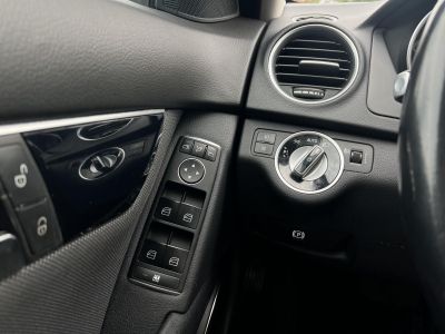 MERCEDES-BENZ C 200 T CDI BlueEFFICIENCY Elegance (Automata) Navigáció Tempomat Ülésfűtés Megkímélt állapot!