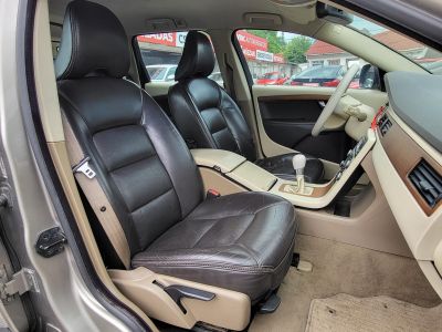 VOLVO XC70 2.4 D [D5] AWD Momentum