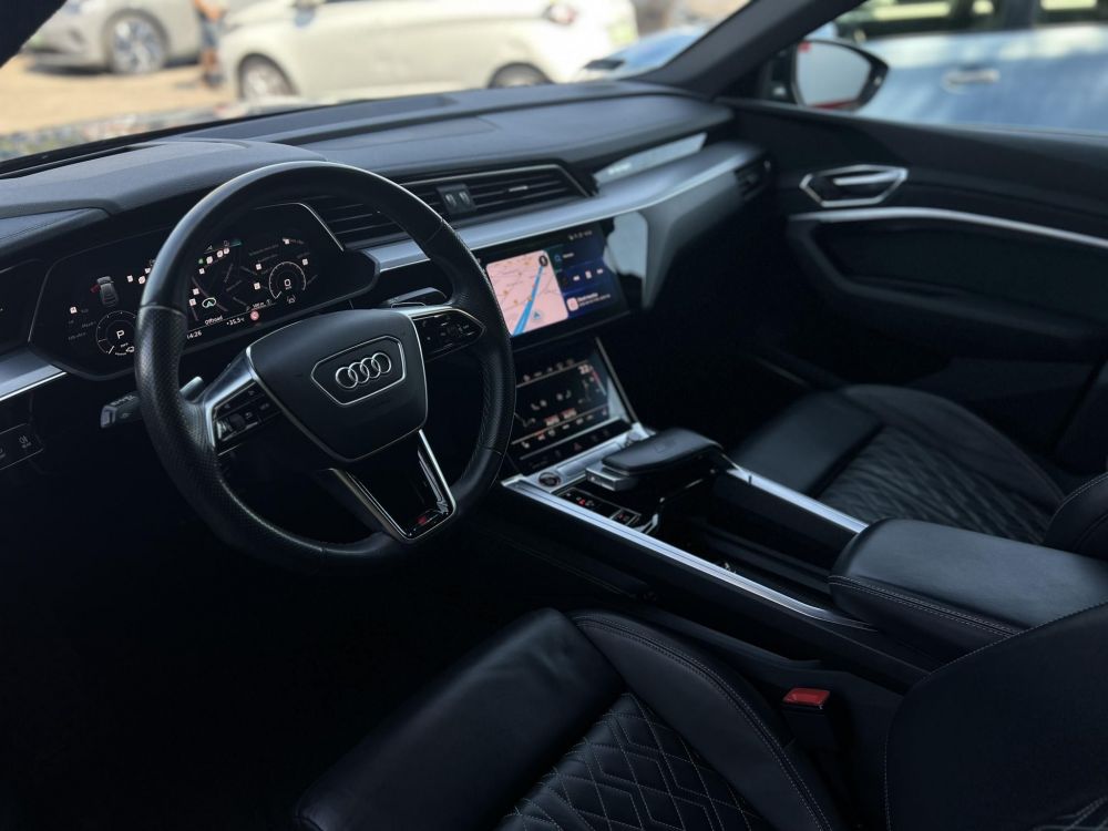 AUDI E-TRON Sportback 60 S quattro (Automata) 55e km. Bang And Olufsen. panoráma tető. head-up. CARPLAY. garanciális!