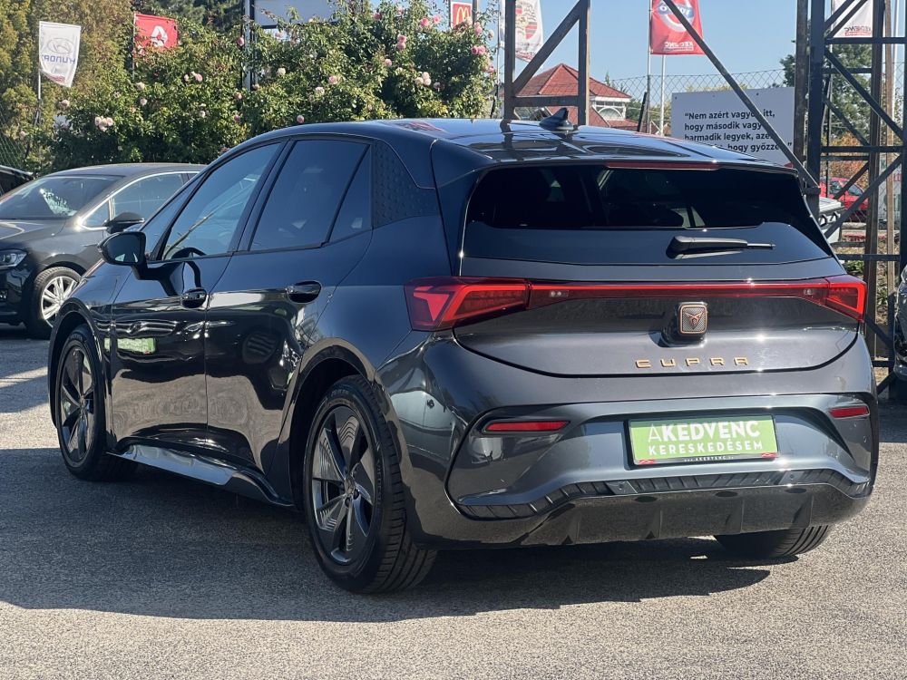 CUPRA BORN 58 kWh 64e km. 400 km hatótáv. ülésfűtés. CARPLAY!
