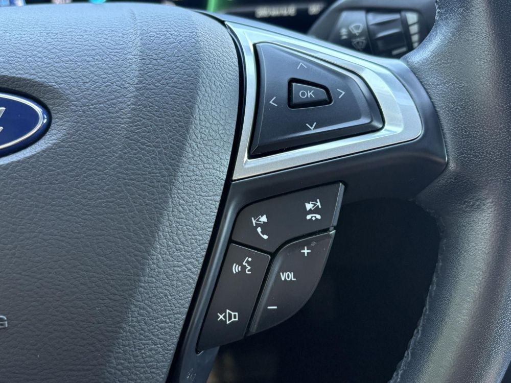 FORD MONDEO 2.0 HEV Titanium (Automata) Rendszeresen karbantartott Garanciális váltó!