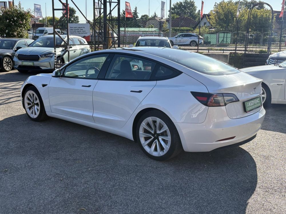 TESLA MODEL 3 Standard Range Plus Aut 62e km. mátrix LED. hőszivattyú. garanciális. premium hifi!
