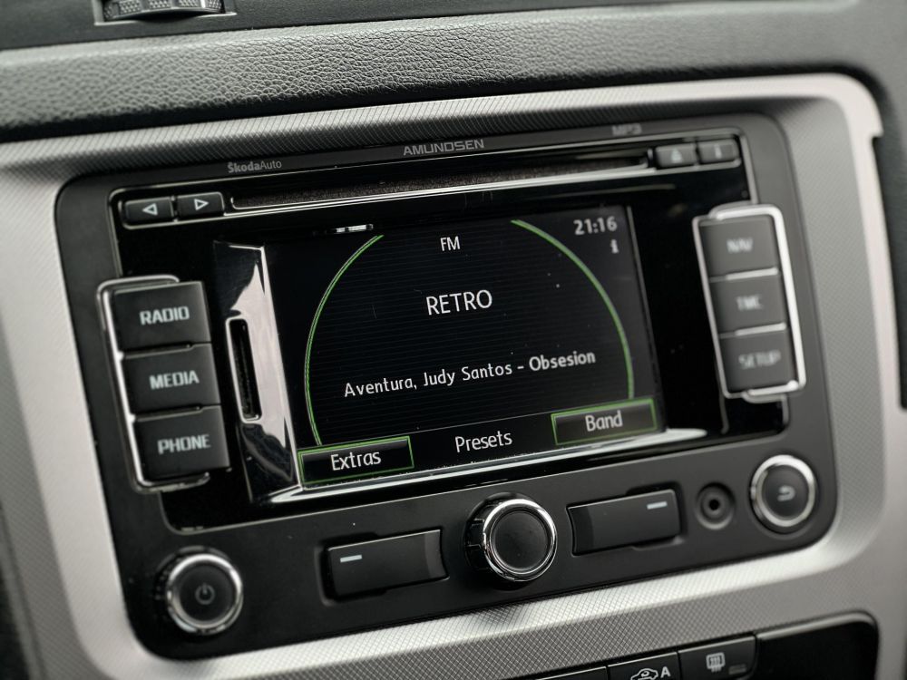 SKODA OCTAVIA Combi 2.0 TDI Ambiente DSG Tempomat Ülésfűtés Bluetooth Navigáció!