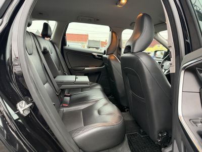 VOLVO XC60 2.0 D [D4] Momentum Geartronic FWD 155e km. Magyarországi Navi Memória Tempomat Ülésfűtés PDC Bluetooth