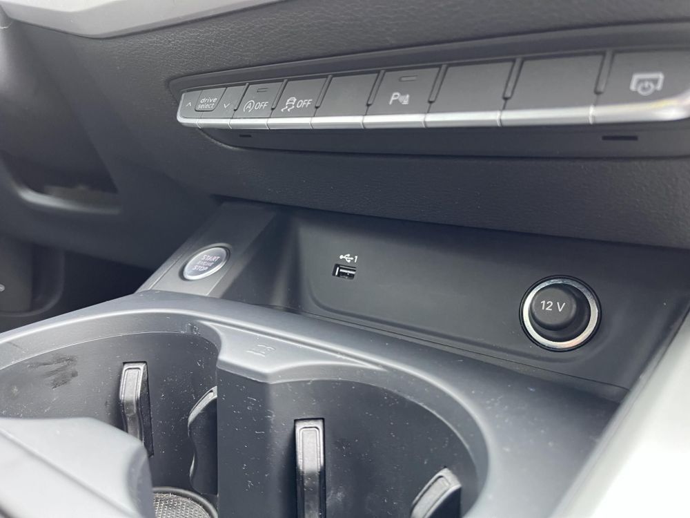 AUDI A4 Avant 40 TDI Advanced S-tronic M.o.-i. Virtual cockpit. Tempomat Navi Bluetooth Carplay