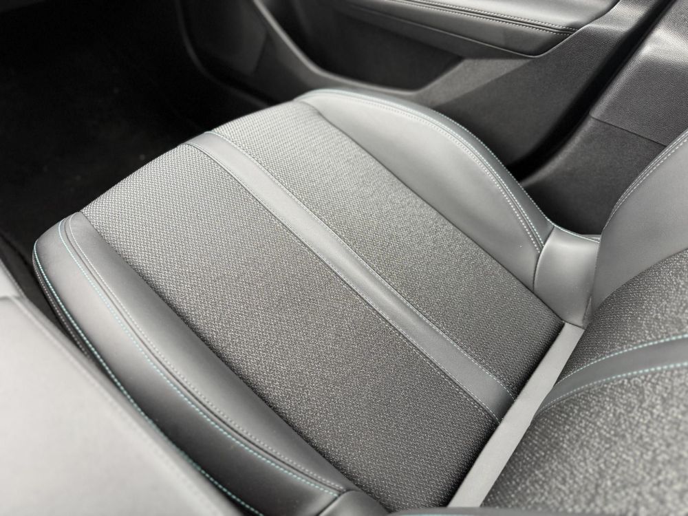 PEUGEOT 308 SW 1.5 BlueHDi Allure LED Tempomat Navi Mirrorscreen Bluetooth 360kamera