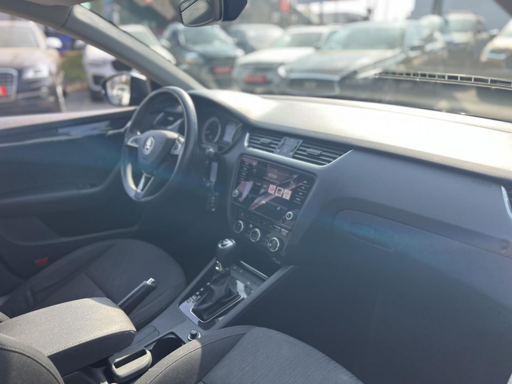 SKODA OCTAVIA 1.4 TSI Style DSG M.o.-i. sérülésmentes. CARPLAY!