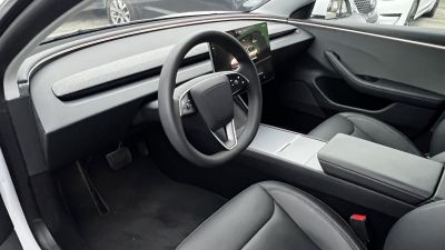 TESLA MODEL 3 RWD Premium (Automata) Kifogástalan. újszerű állapotban. 500km WLTP