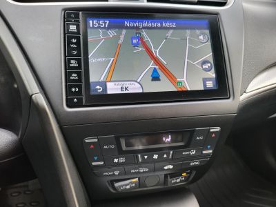 HONDA CIVIC 1.8 Elegance Navi (Automata) Kitűnő állapot! Magyarországi Ülésfűtés Tempomat Kamera Bluetooth