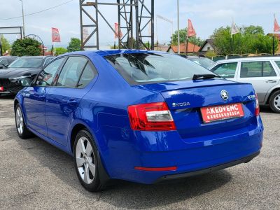 SKODA OCTAVIA 1.5 TSI ACT Style 96e km. M.o.-i. 1.tul. Digitklíma Távtartó Tempomat Ülés és szélvédőfűtés Blueto