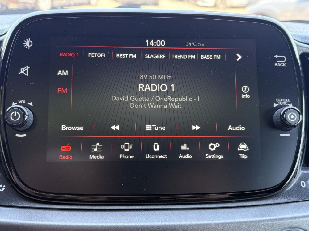 FIAT 500 1.2 8V Lounge Dualogic M.o.-i. Klíma Tempomat Bluetooth 42e km! Military green Edition!