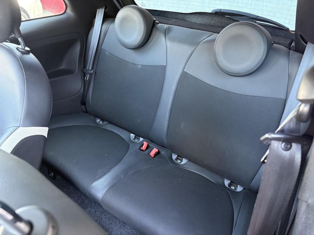 FIAT 500 1.2 8V Lounge Dualogic M.o.-i. Klíma Tempomat Bluetooth 42e km! Military green Edition!