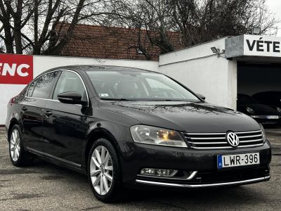 VOLKSWAGEN PASSAT VII 2.0 CR TDI Highline BMT DSG M.o.-i. világos belső. magas felszereltség!