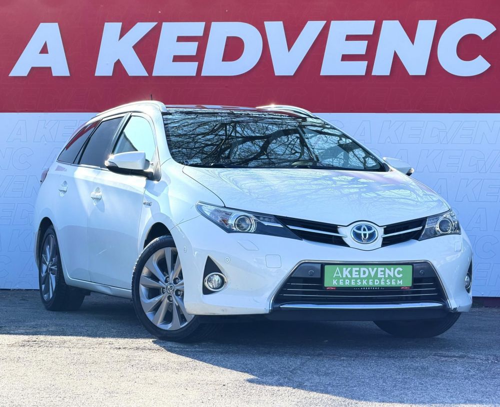 TOYOTA AURIS