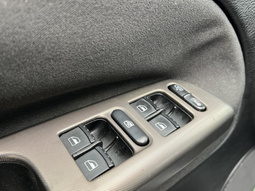 VOLKSWAGEN PASSAT 1.6 Comfortline Business