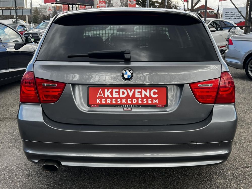 BMW 320d xDrive Touring (Automata) Bordó bőr belső.153e km. M.o.-i. frissen szervizelt! panoráma tető ülésfűtés