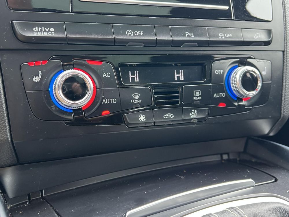 AUDI Q5 SQ5 3.0 TDI quattro Tiptronic ic Xenon Panorámatető Távtartó Navi Kamera Memória Ülésfűtés Vonóhorog