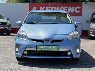 TOYOTA PRIUS PLUG-IN