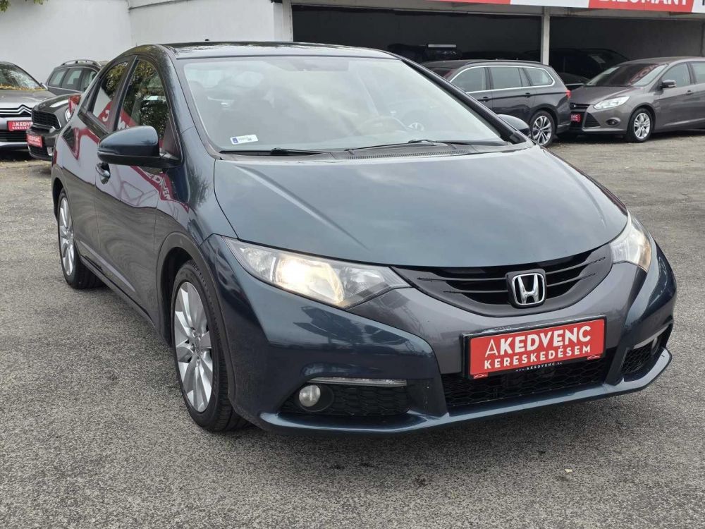 HONDA CIVIC 2.2 CTDi Executive Tempomat Kamera Vonóhorog Digitklíma 4-5L/100km!