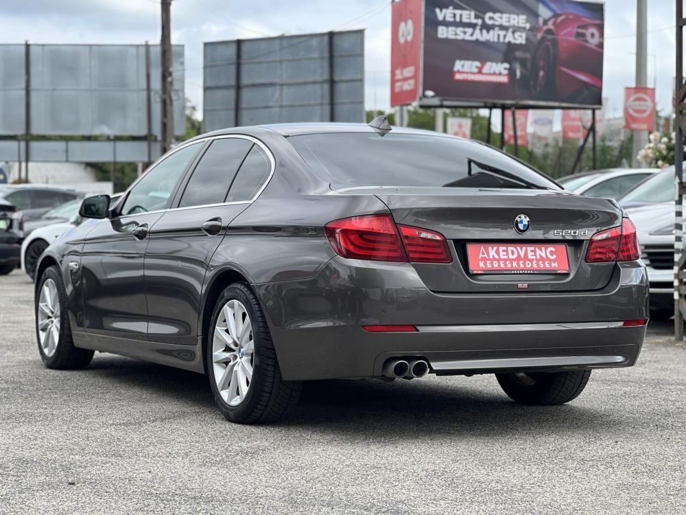 BMW 520d (Automata) Napfénytető. vaj bőrbelső. memória. HUD. kamera. 2 gyári kulcs!