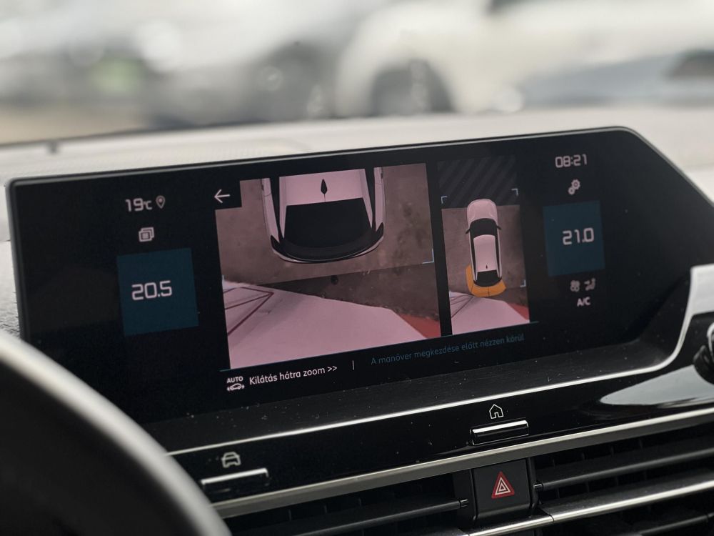 CITROEN C4 1.2 PureTech Feel Plus M.o.-i. 1.tul. 61e km. LED. 360 kamera. HUD. Vonóhorog!