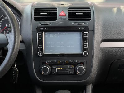 VOLKSWAGEN JETTA 1.6 Comfortline DSG Magyarországi Tolatóradar Navi Tempomat!