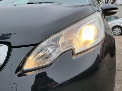 PEUGEOT 2008 1.6 e-HDi Active 98e km. Tempomat Klíma Bluetooth Tolatóradar