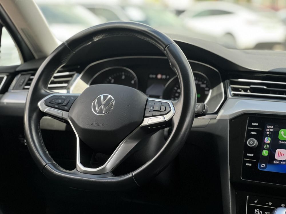 VOLKSWAGEN PASSAT VIII Variant 2.0 TDI SCR Business DSG Masszázs ülés. Carplay