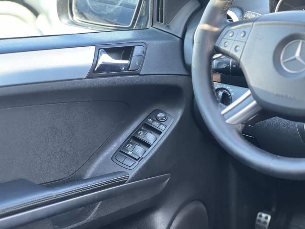 MERCEDES-BENZ ML 320 CDI (Automata) 4MATIC 3.5T vonóhorog. napfénytető. ülésfűtés. nem légrugós!