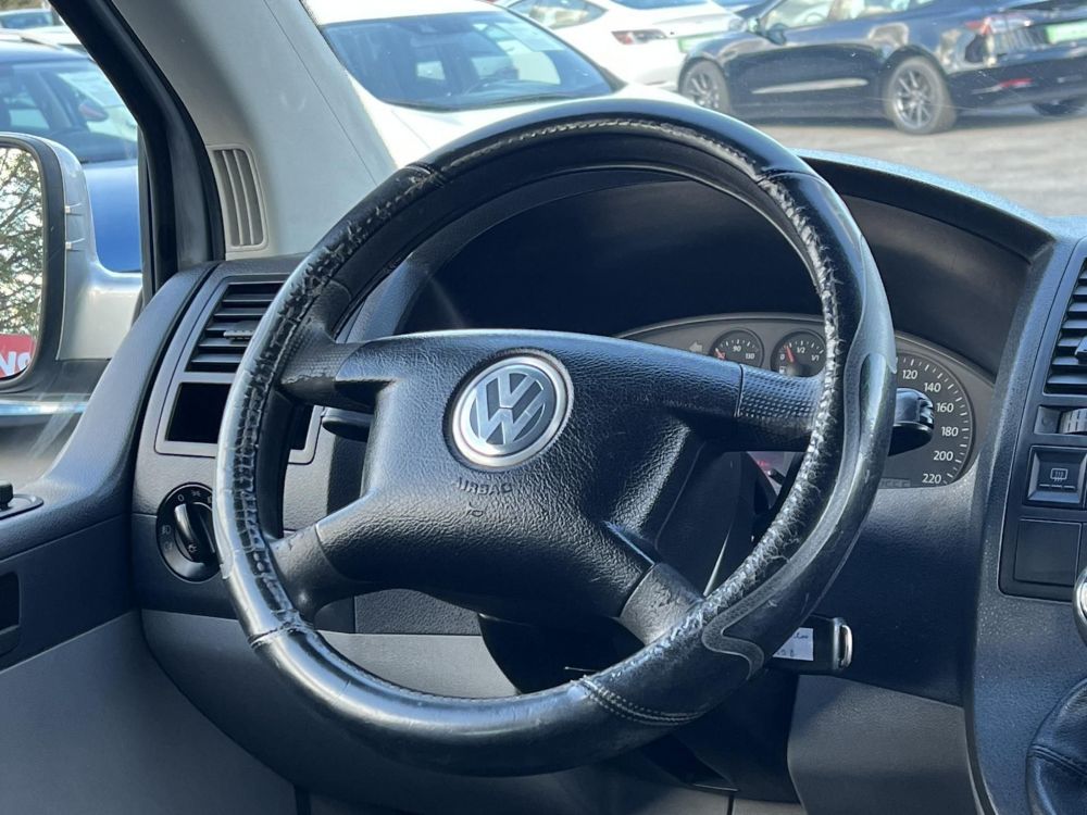 VOLKSWAGEN TRANSPORTER 2.5 TDI Mixto 'D.kab' AXE motorkód. 2.1T vonóhorog. klíma. tetőcsomagtartó. 2 gyári kulcs!