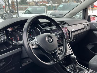 VOLKSWAGEN TOURAN 1.5 TSI ACT IQ.Drive DSG [7 személy] M.o-i. Távtartó Bluetooth Ülésfűtés Kamera Gyönyörű állapotban!