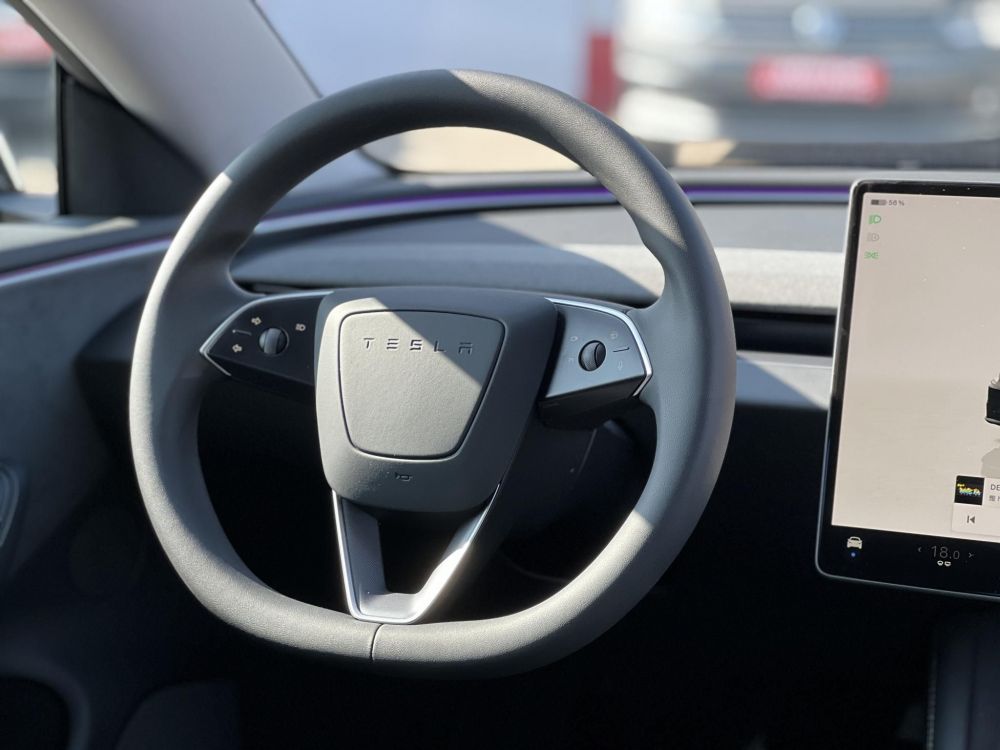 TESLA MODEL 3 Long Range AWD (Automata) HIGHLAND 26e km. hőszivattyű. gyári garancia 2032-ig!