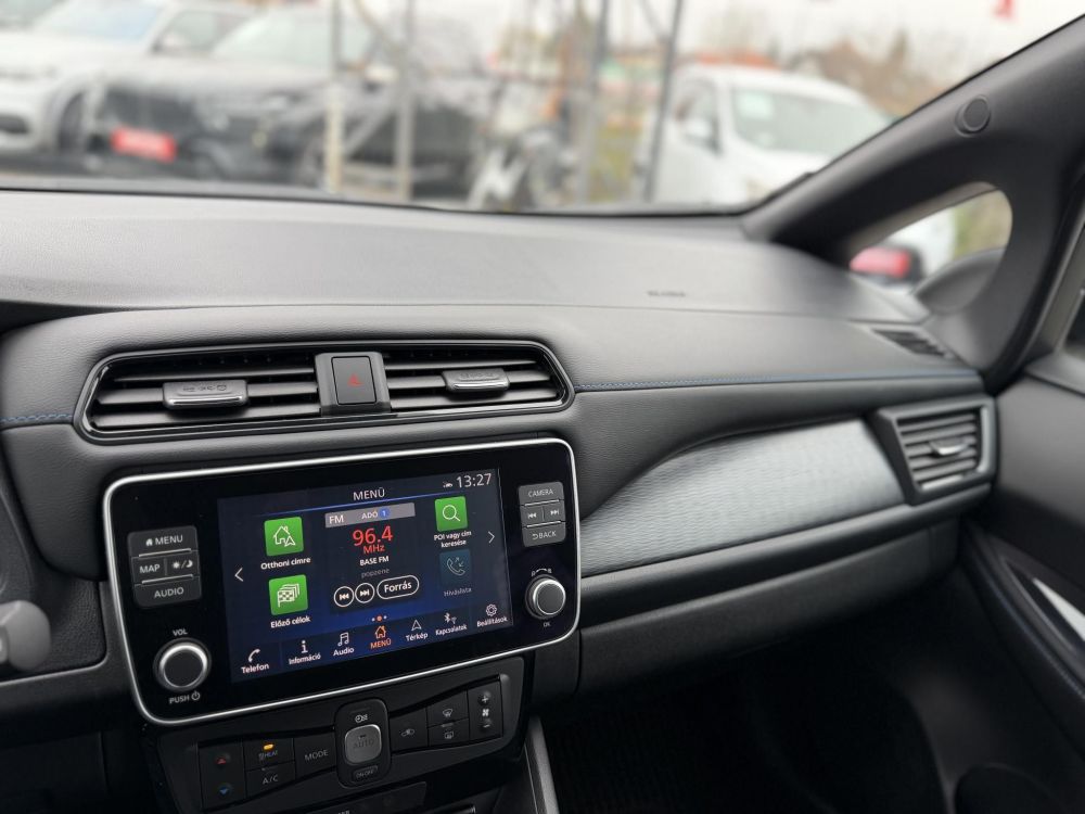 NISSAN LEAF N-Connecta e+ 62kWh (Automata) 96% akku 9e km. 360 kamera ProPilot 4x ülésfűtés