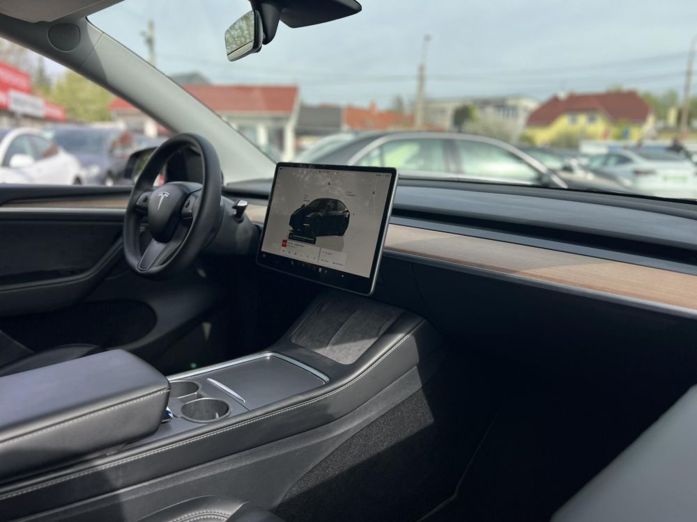 TESLA MODEL Y Performance AWD (Automata) 70e km. AMD Ryzen. mátrix LED. premium hifi. hőszivattyú!