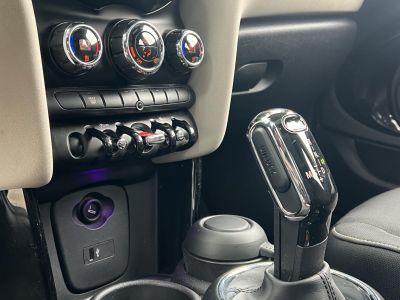 MINI COOPER 1.5 M.o.-i. 1.tul. Klíma Panoráma tető Harman/Kardon Téli/nyári garnitúra!