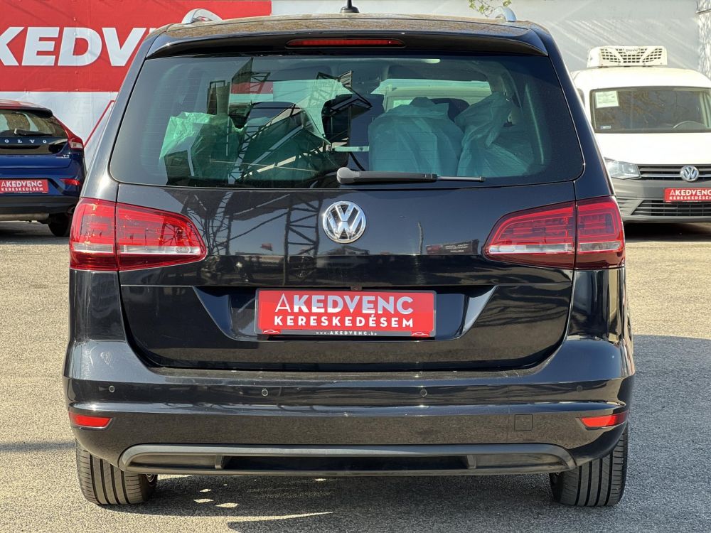 VOLKSWAGEN SHARAN 2.0 TDI BMT SCR Highline DSG [7 személy] Dynaudio. ülésmemória. Carplay. pano. vonóhorog. kamera. stb