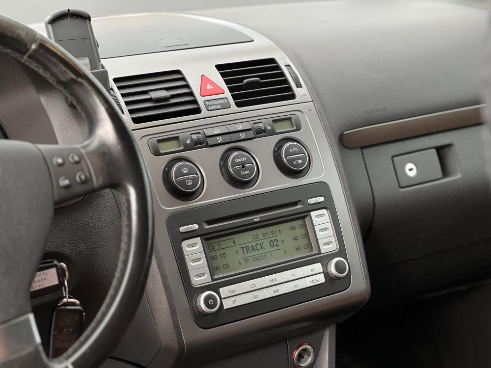 VOLKSWAGEN TOURAN Cross1.4 TSi 7 személyes Highline Bőr belső. Tempomat Vonóhorog Szervízel!t
