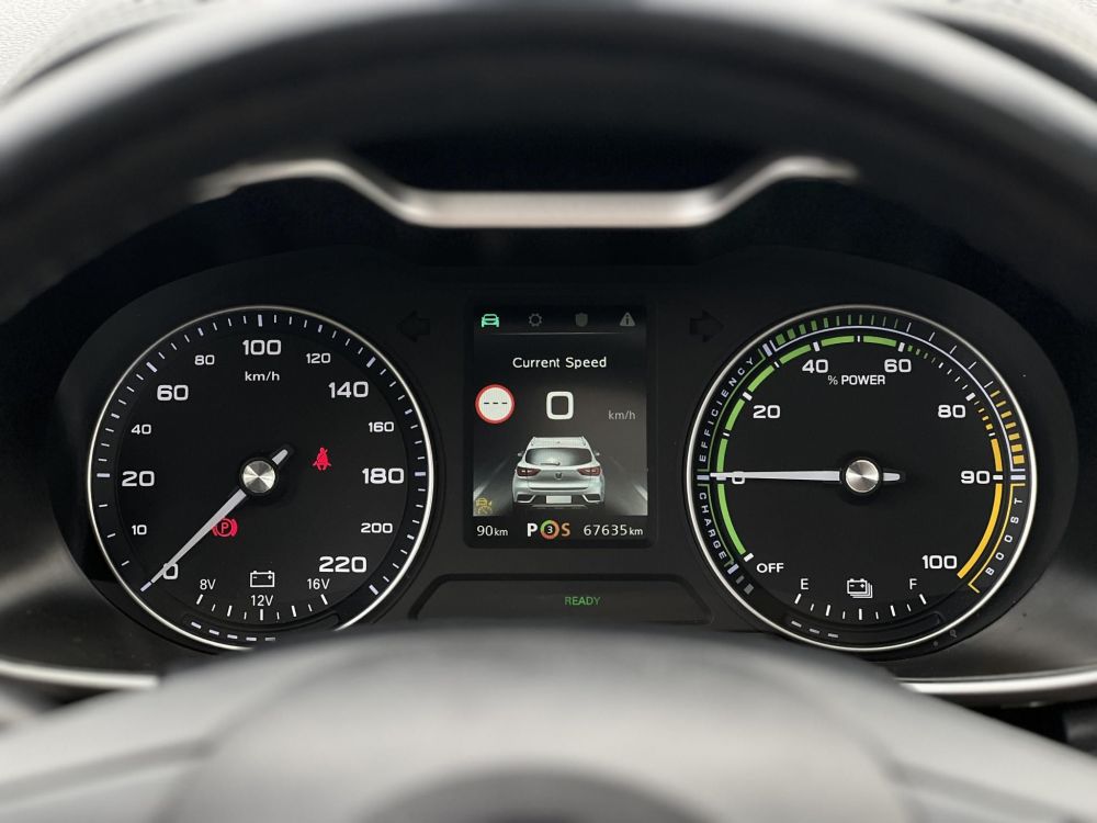 MG ZS EV Luxury. 68e km. végig vezetett márkaszerviz. Carplay. panorámatető